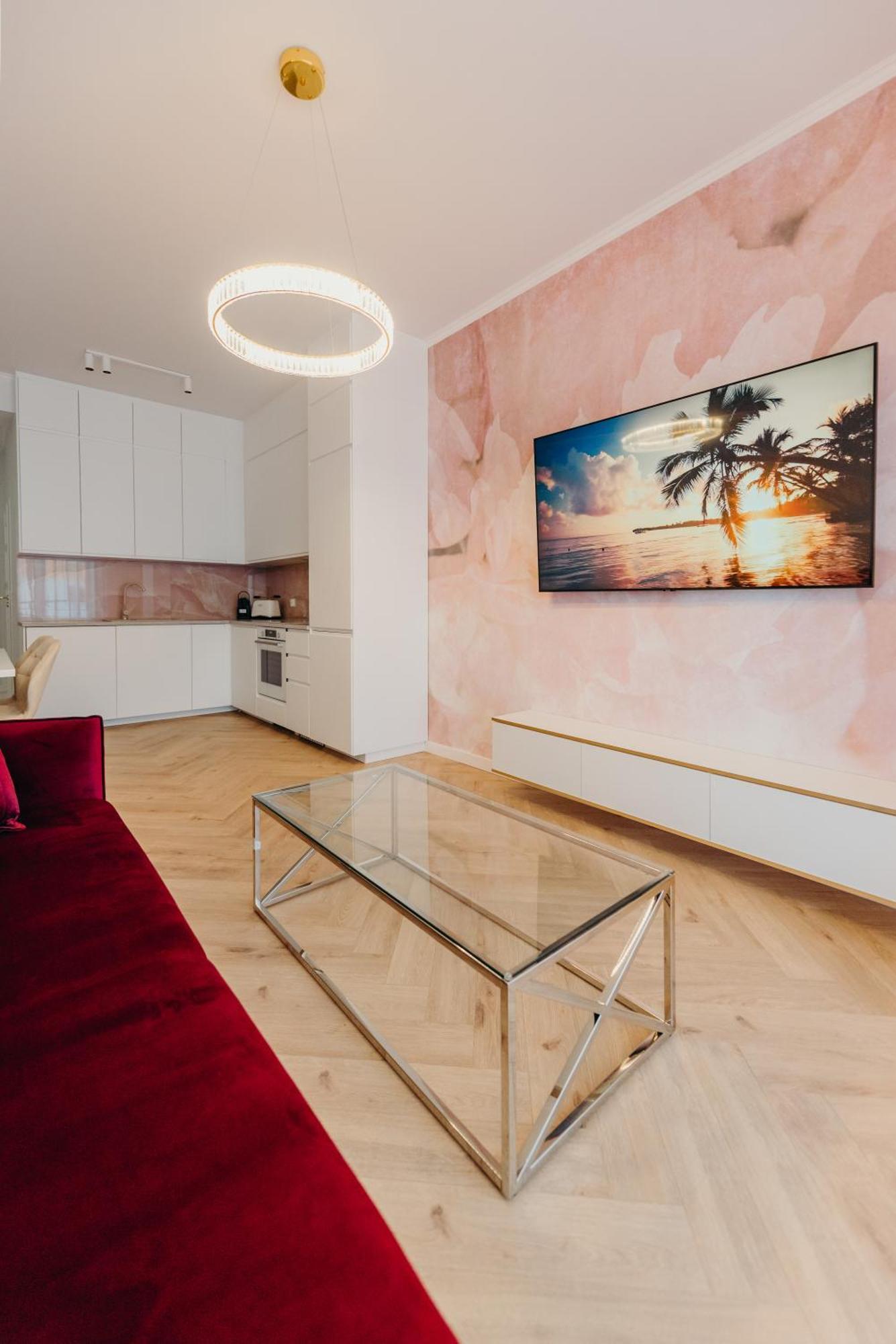 3 Bedrooms Premium Bella Rosa For 8 Guests With Ac And Underground Parking Жешув Экстерьер фото